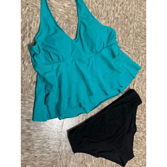 Beachsissi and members mark Bikini - Picture 3 of 6